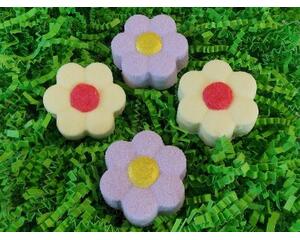 Handmade daisy shaped bath bombs. Individually wrapped. Four per package. Sunflower fragrance.